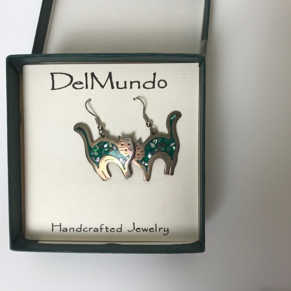 Del Mundo Hand Crafted Cat Earrings - Picture 1 of 3